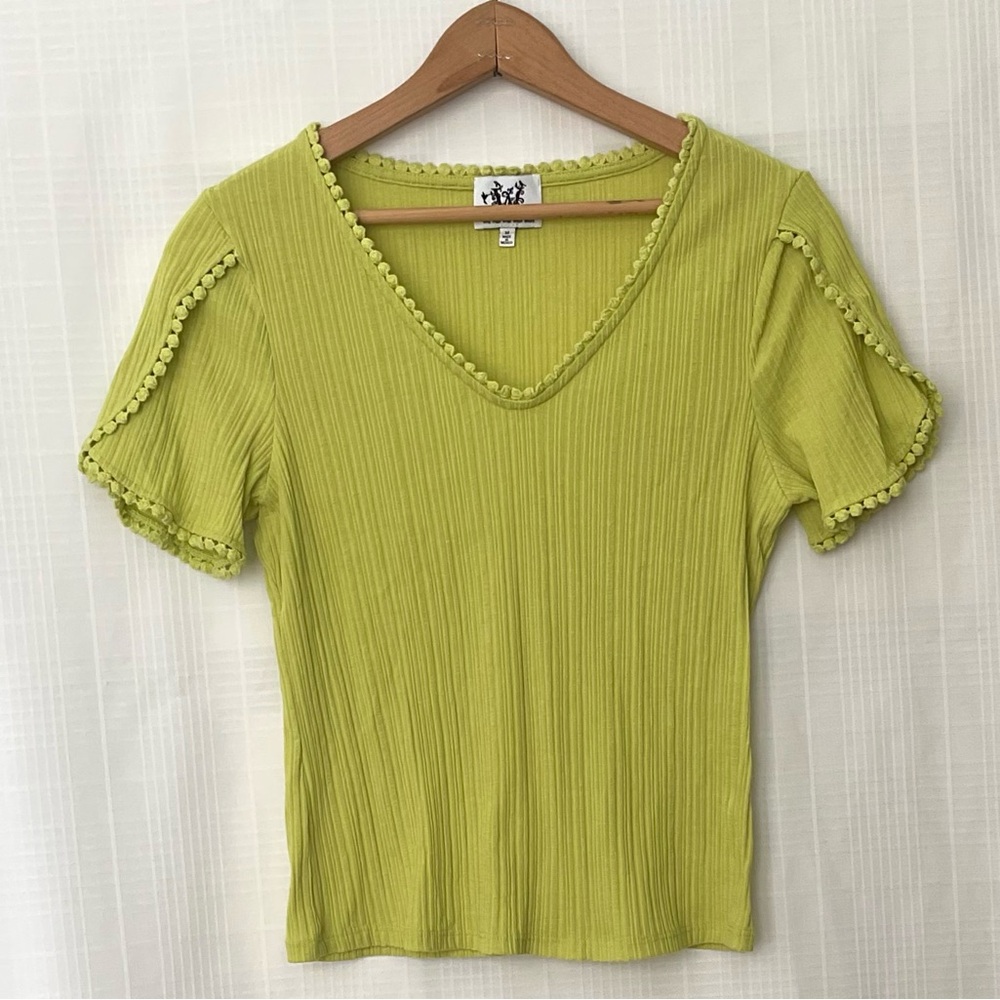 Who wear what when where Lime V-Neck Short Sleeve Top